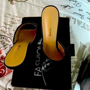 Fashion nova black heels